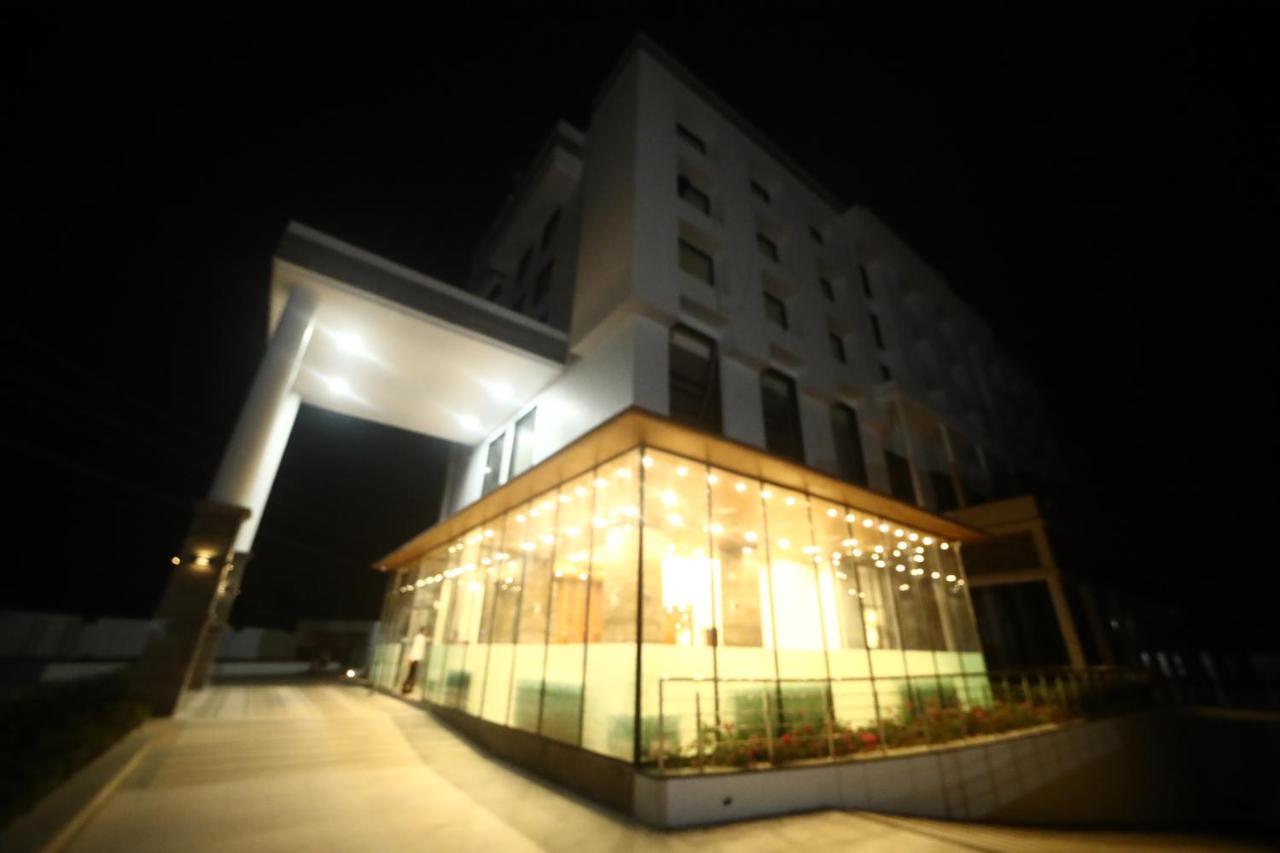 Park Avenue And Resorts Sikar Kültér fotó